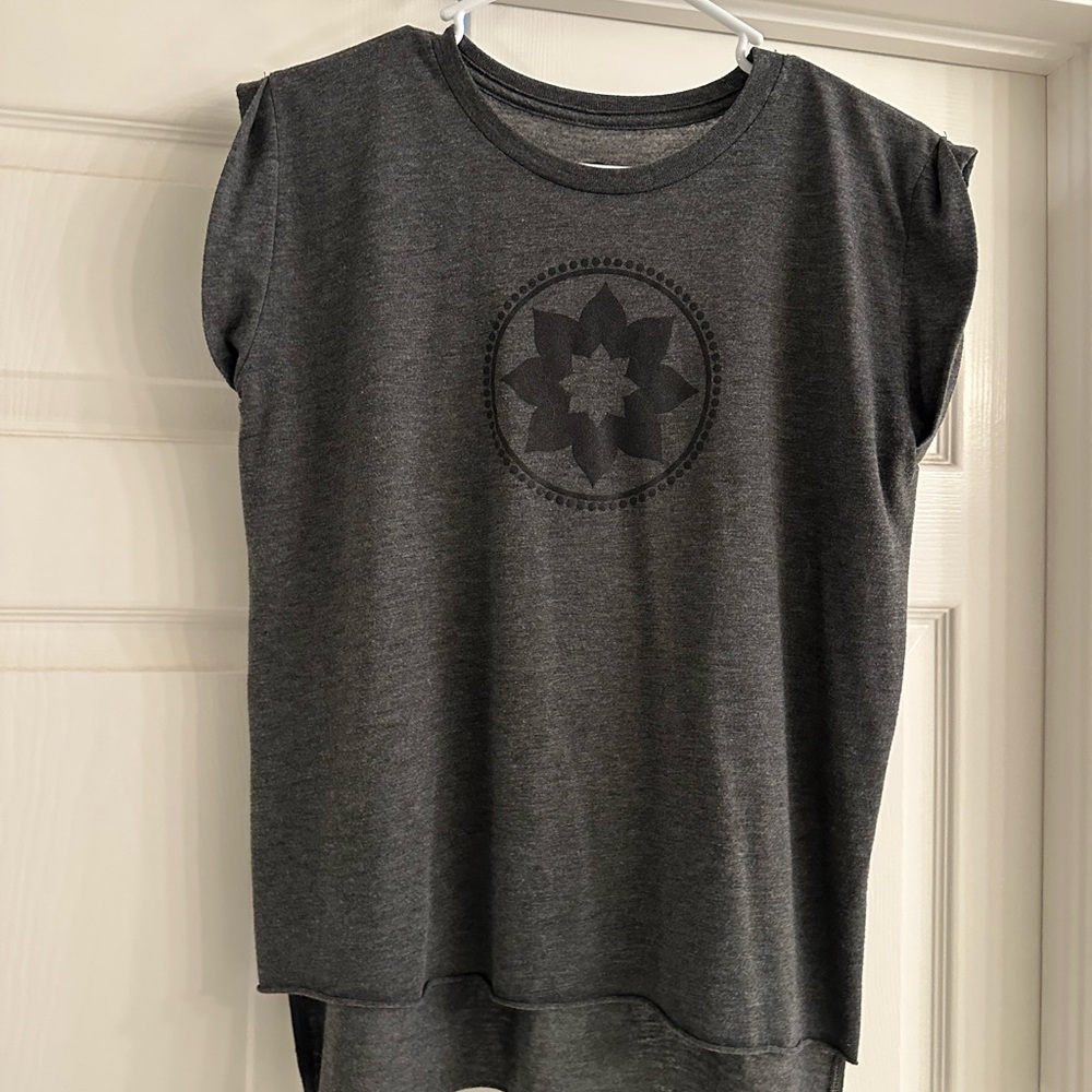 Club Pilates Gray Sleeveless Muscle Tee